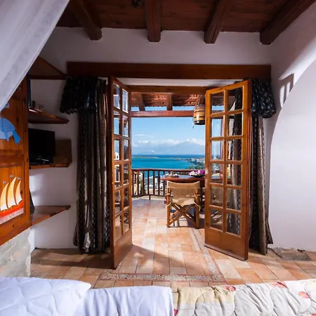 Hébergement de vacances Leonidas Traditionelles Kretisches Haus Mit Meerblick *